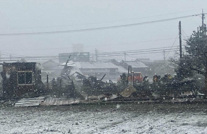 【早朝火事 続報】住宅全焼か…1人と連絡とれず　約1時間半後に消し止められる　富山・小矢部市　|　富山のニュース｜天気・防災｜チューリップテレビ