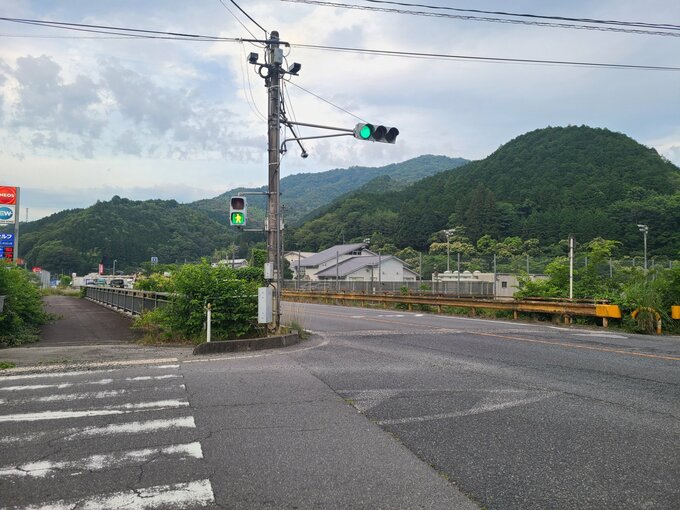 大型トラックが軽乗用車に追突…助手席の夫（７９）が死亡、妻（７６）は重傷　山口・岩国|TBS NEWS DIG