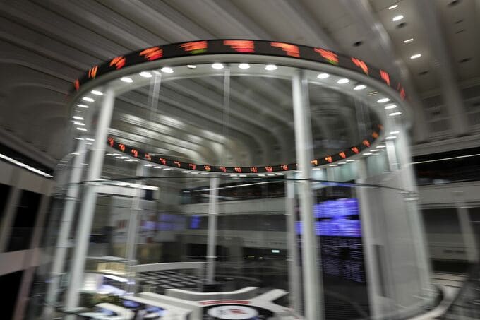 日本株は下落へ、米ハイテク株安や円高が重し－AI関連や輸出一角売り