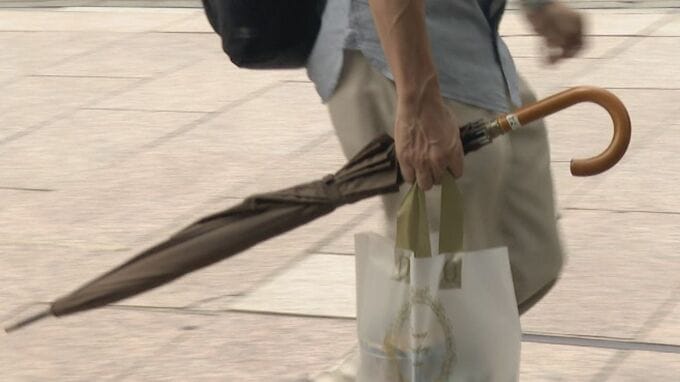 “凶器”が子どもの目の前に…　傘の｢横持ち｣はこんなに危険　気を付けるべきポイントは？　|　名古屋・愛知・岐阜・三重のニュース【CBC news】 | CBC web