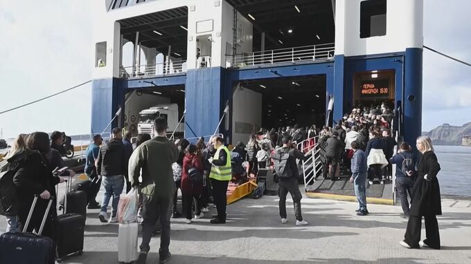 ギリシャの観光地サントリーニ島で地震700回以上 観光客ら避難|TBS NEWS DIG