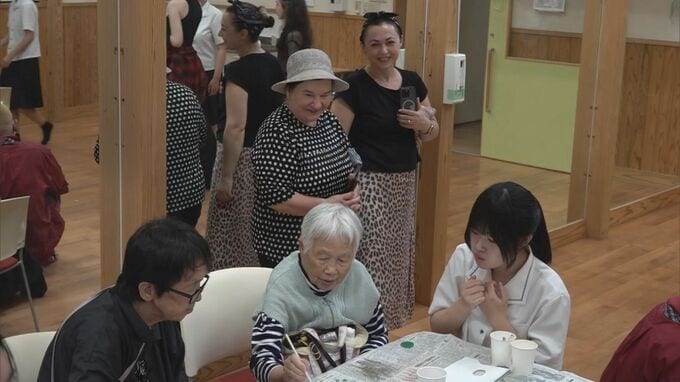 祖国を思った刺繍も展示　ウクライナからの避難民と高校生らが交流|TBS NEWS DIG