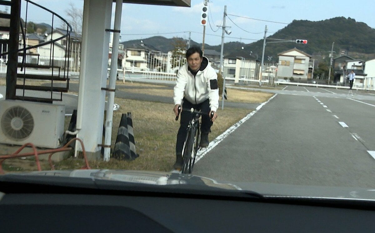 自転車の右側走行は「逆走」で違反⋯青切符導入で反則金6000円