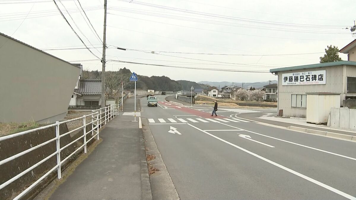 出合い頭に車と衝突 バイクの35歳男性が死亡 信号機のない県道交差点