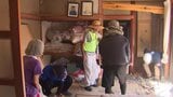 「思いをお返ししようと思って」4600棟被害の宇城市でボランティア活動始まる 10年前の被災者から支援の“恩返し” 熊本地震から10日目|TBS NEWS DIG