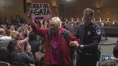 「今すぐ停戦を」イスラエル支援訴える米国務長官・国防長官に“抗議の声”　赤く塗った手を掲げる場面も| TBS CROSS DIG with Bloomberg