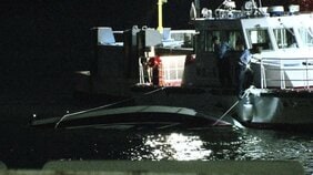 【速報】横浜港で小型船が転覆　男女4人けが　「船が堤防にぶつかり負傷した」と通報　海上保安庁|TBS NEWS DIG