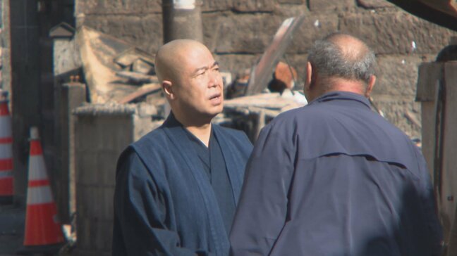 大阿闍梨・塩沼亮潤住職が佐賀関火災の被災地を訪問　「前向きな気持ちを持ち続けて」とエール|TBS NEWS DIG