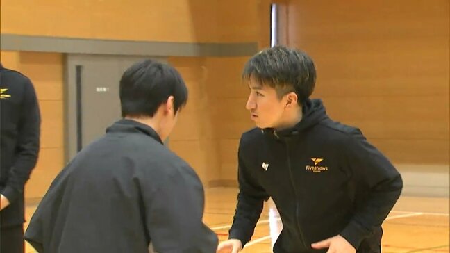 中学校にバスケットボールを贈り生徒に直接指導　「香川ファイブアローズ」と地元企業【香川】|TBS NEWS DIG
