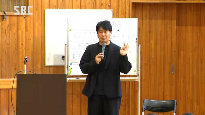 SNS犯罪に巻き込まれないために…情報の見極めを　元埼玉県警の佐々木成三さんが中学校で呼びかけ|TBS NEWS DIG
