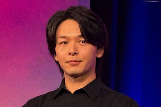 【 中村倫也 】　私生活を明かす難問クイズ出題　〝スーパーで必ず買うもの〟　神木隆之介と双子コーデで登場|TBS NEWS DIG