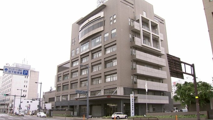 コンビニで買い物かごに入れた携帯電話機で女性のスカート内を撮影した疑い　無職の男（41）を逮捕【香川】|TBS NEWS DIG