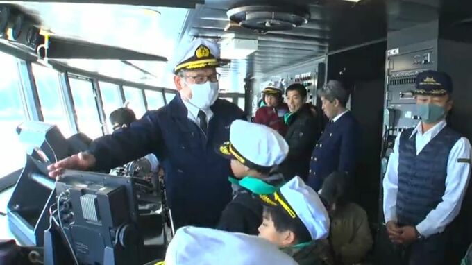 「海や船を好きになって」日本財団が親子約100人をフェリーに招待　操縦室などを見学【香川】|TBS NEWS DIG