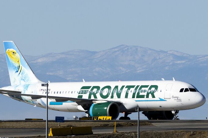 米フロンティア航空、25年通期見通し撤回－貿易摩擦で航空需要に陰り