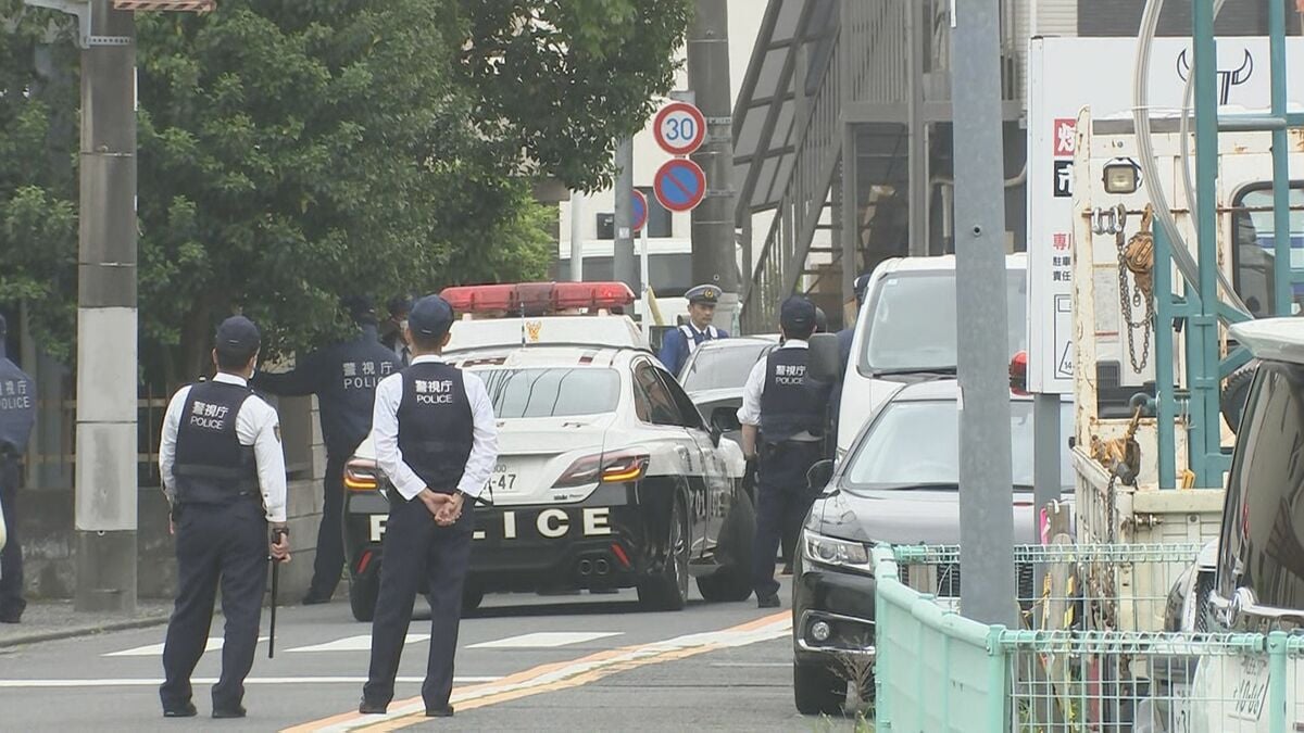 【速報】路上で男性をハンマーのようなもので殴り 駆け付けた警察官6人に催涙スプ…
