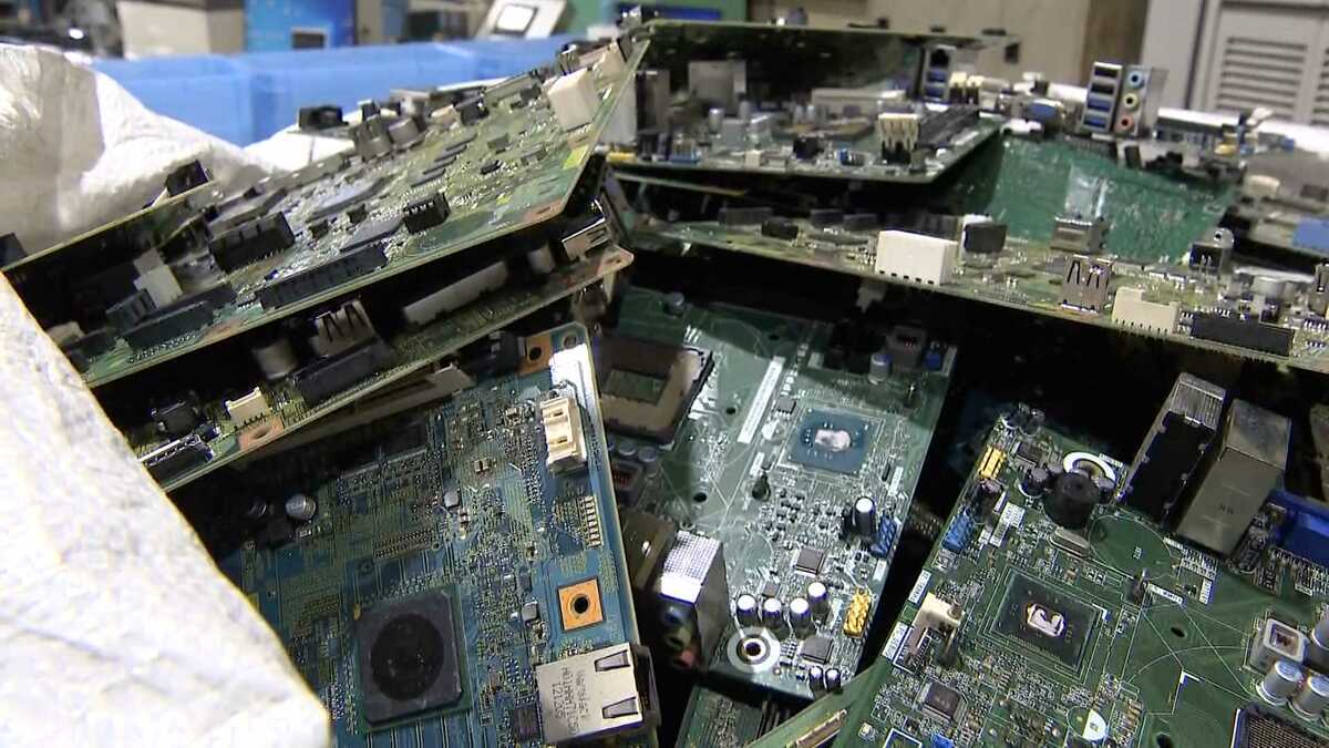 もう金山ですね」1トンの基板から100グラムの金を回収することも 廃棄