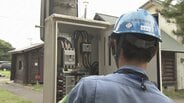 濡れた手で触るの危険!キャンプ場で電気設備点検 コテージや水場の分電盤チェック 富山 | 富山のニュース|天気・防災|チューリップテレビ