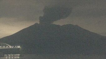 桜島で爆発的噴火　噴煙1300メートル　噴石7合目まで飛散　|　鹿児島のニュース｜MBC NEWS｜南日本放送