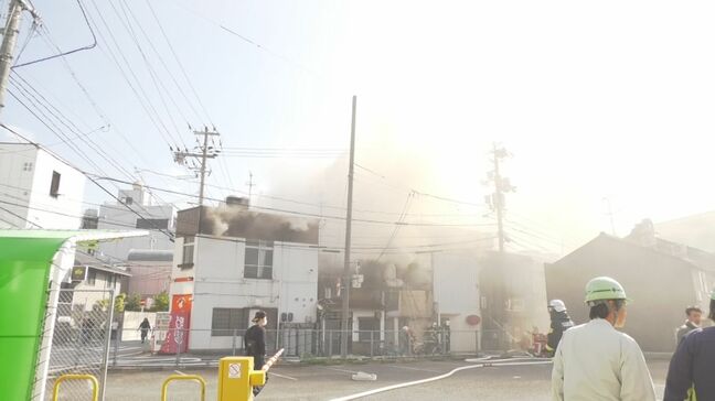 【続報】繁華街が騒然 出火は木造民家か 付近の建物に燃え移るもけが人なし 鳥取県米子市|TBS NEWS DIG