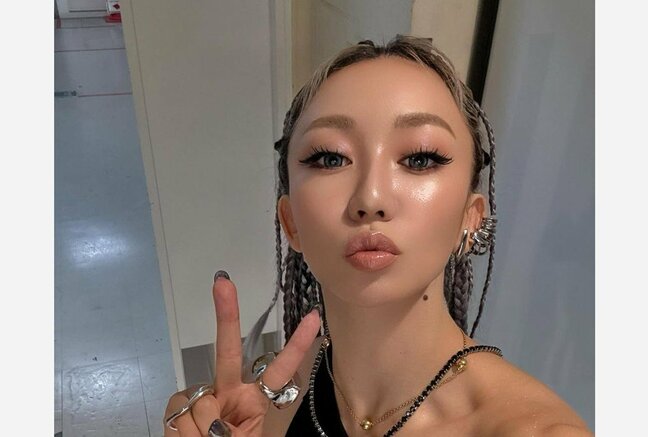 【 倖田來未 】　「私含め　ギャルの皆さんの聖地！！」　デビュー25周年記念展示会でのオフショットを公開|TBS NEWS DIG