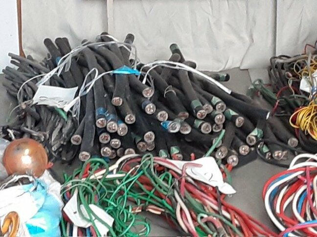 警察の制止を振り切り逃走していたベトナム国籍の男など窃盗グループを逮捕 大量のケーブルを盗んだか(山形)|TBS NEWS DIG