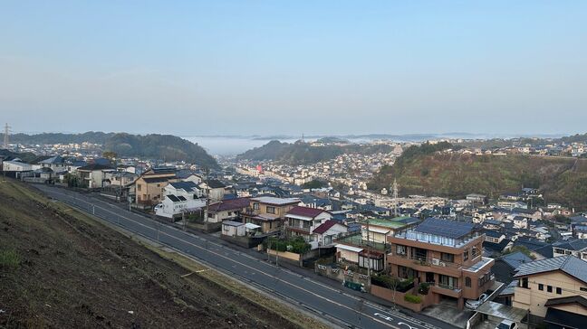 鹿児島に黄砂飛来か　空がうっすら黄色く、街もかすむ　あす26日まで注意【気象庁の黄砂予測きょう・あす】|TBS NEWS DIG