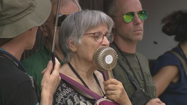 「シンガポールは32度以上上がらないのに…」 観光客もきついと語る石川の猛暑 フェーン現象で輪島36度 金沢35.3度の猛暑日に|TBS NEWS DIG