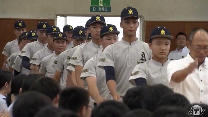 「来年また後輩たちがあの舞台にもう一度…」青森山田の選手たちが「夏の甲子園」で初のベスト4入りを報告　新チームに夢を託す　|　青森のニュース│ATV NEWS│青森テレビ