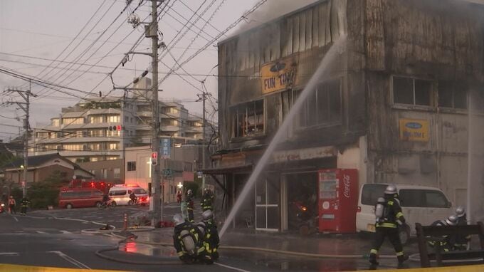 建物が立ち並ぶ場所で店舗兼住宅が全焼　帰宅時間と重なり周囲は騒然　島根県松江市のJR乃木駅前|TBS NEWS DIG