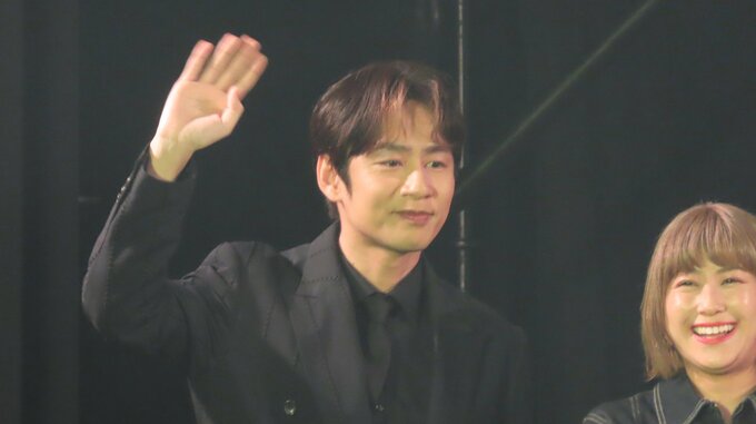 【中丸雄一】謹慎明け初の公の場 海外セレブに大興奮「若干、鼻血が出そう」|TBS NEWS DIG