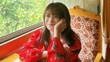 【 秋元真夏 】 長良川鉄道の旅を満喫 赤いワンピース姿で 木造駅舎から眺める山々の絶景|TBS NEWS DIG