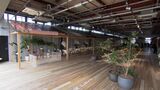 世界的建築家・隈研吾さん設計監修 新たな屋根・小屋の展示場 コワーキングスペースとしても利用【岡山】|TBS NEWS DIG