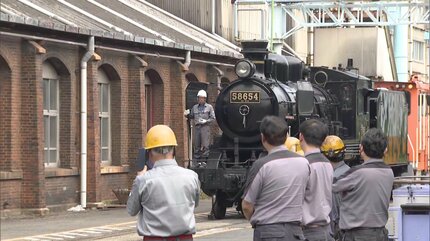 観光列車「SL人吉」北九州市の車両センターで最後の見学会 車体老朽