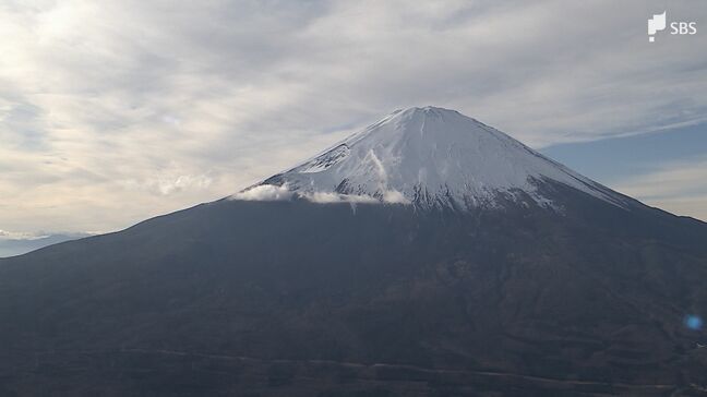 富士山で滑落した外国人の男女 登山理由は「スキー登山のため」山頂に登りスキーで下山...途中で板を外しているときに滑落か 1人重体1人重傷=静岡県警|TBS NEWS DIG