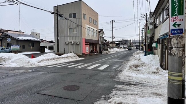 車を停め、降りた直後に軽乗用車にはねられたか　男性が大けが（山形・鶴岡市）|TBS NEWS DIG