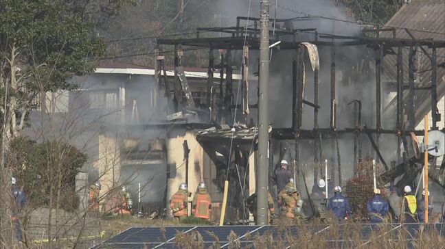 「2階建て建物炎上」と通報　住宅が全焼　１人が心肺停止状態で見つかる　消防車9台出動|TBS NEWS DIG