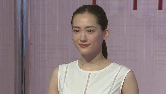 綾瀬はるかさん　西田敏行さんを悼む「やさしく軽やかで、頼もしい大先輩」|TBS NEWS DIG