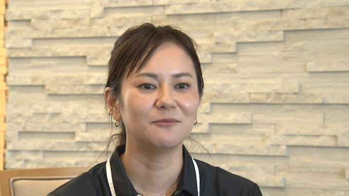 宮里藍さんが地元のJrゴルファーにアドバイス 「宮里藍インビテーショナルサントリー」優勝は吉﨑マーナ　|　沖縄のニュース｜RBC 琉球放送