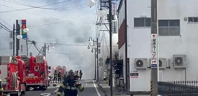 福島市黒岩で住宅火災　消火活動中「屋根から炎が見える」と通報　|　福島のニュース│TUF