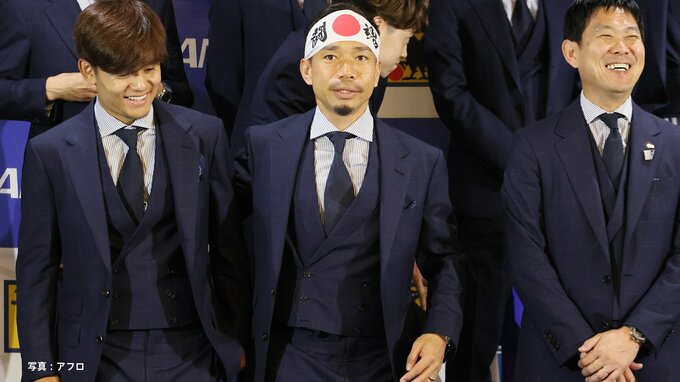 長友佑都は“闘魂”ハチマキ「これぞサムライ」森保ジャパン決戦の地へ　“最高の景色”を見るために「最後まで勇敢に戦い抜く姿を」|TBS NEWS DIG