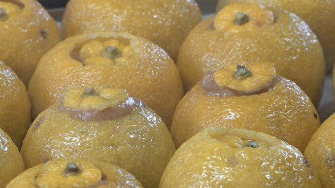 伝統的な輪島の和菓子「丸柚餅子」 作るのは例年の“3%”130個 それでも「継承するため」今年は手作業で製造|TBS NEWS DIG