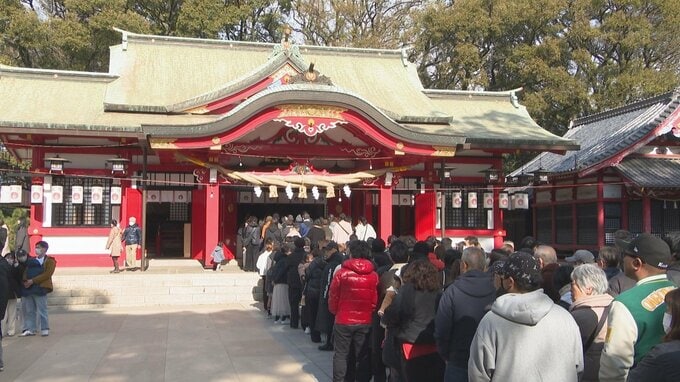 おおむね天候に恵まれた元日　大分市の神社は初詣でにぎわう　|　大分のニュース｜OBS NEWS｜大分放送