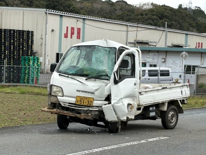 軽トラックが電柱に衝突　80代男性を病院搬送　山口・宇部|TBS NEWS DIG