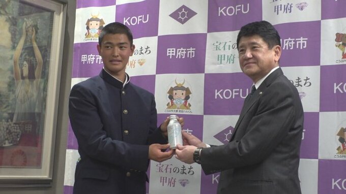 山梨学院野球部がセンバツ出場を甲府市長に報告　大会連覇を目指すと決意|TBS NEWS DIG