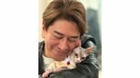 【 川﨑麻世 】　友人宅の飼い猫「バンビーノ」との2ショット公開　「来たばかりなのに俺に懐くんで猫使いって言われたよ」|TBS NEWS DIG