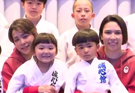 「メダル取ったらパレードを」姉妹で初の夢舞台へ決意　長野・塩尻市出身のパリ五輪柔道カナダ代表　出口クリスタ選手とケリー選手の壮行会　|　SBC NEWS | 長野のニュース | SBC信越放送