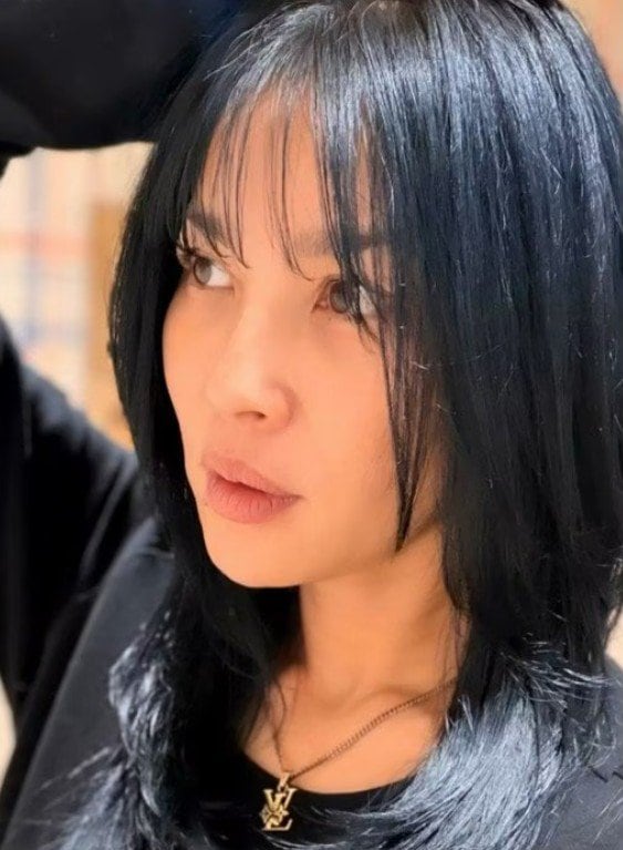 【 瀬戸朝香 】　ダークネイビーカラーにヘアチェンジ　「髪色すっごくお似合い」「朝香さん美しい」|TBS NEWS DIG