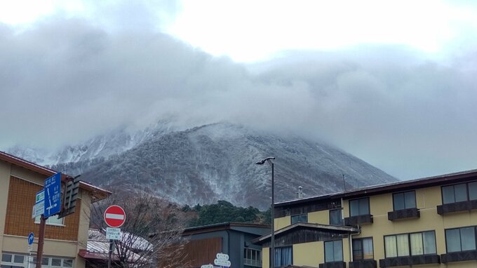 【速報】中国地方最高峰・国立公園大山で初冠雪　平年より15日、去年より6日遅い観測　|　BSSニュース | BSS山陰放送