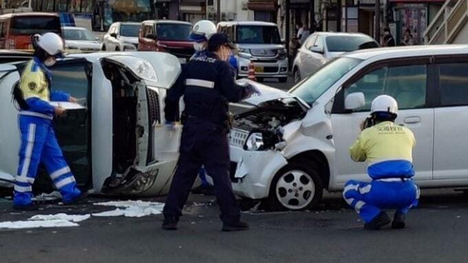 子ども含む4人けが　長崎市岡町の交差点で３台玉突き事故　|　長崎のニュース | 天気 | NBC長崎放送