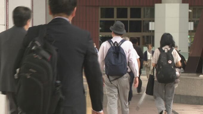「眠たい…」シルバーウイークの5連休明け 金沢駅前に通勤・通学風景戻る|TBS NEWS DIG